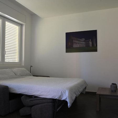 Residence Il Piviere App 7 With Private Garden Каламброне Екстериор снимка