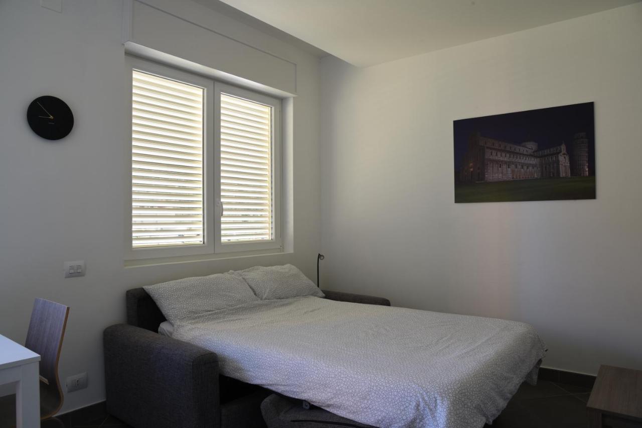 Residence Il Piviere App 7 With Private Garden Каламброне Екстериор снимка